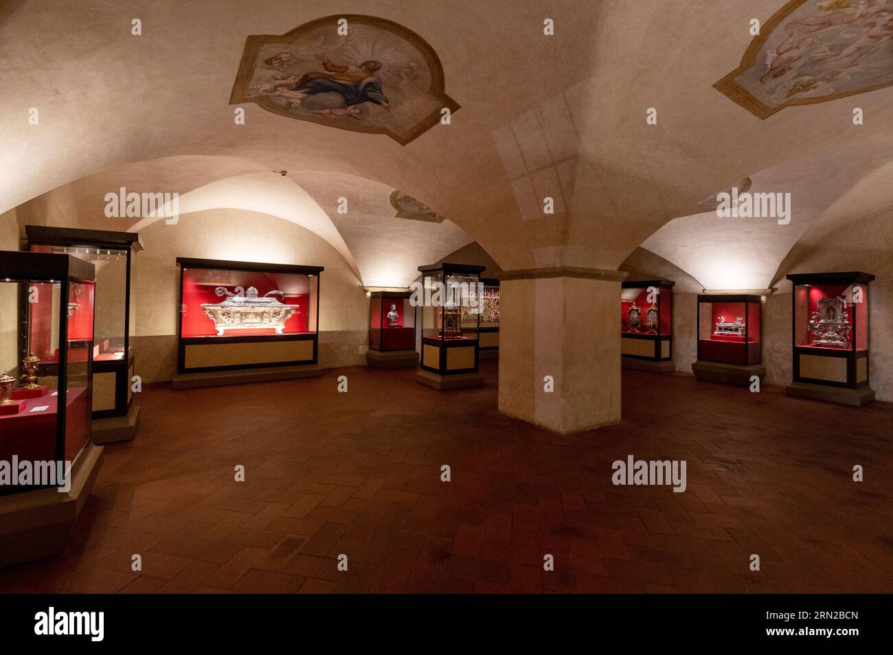 La Cripta de la Capilla Medici es un sótano bajo el patio del Claustro de San. Antonino parte de la Basílica de San Lorenzo (Iglesia de San Lorenzo) Lawrence) en Foto de stock