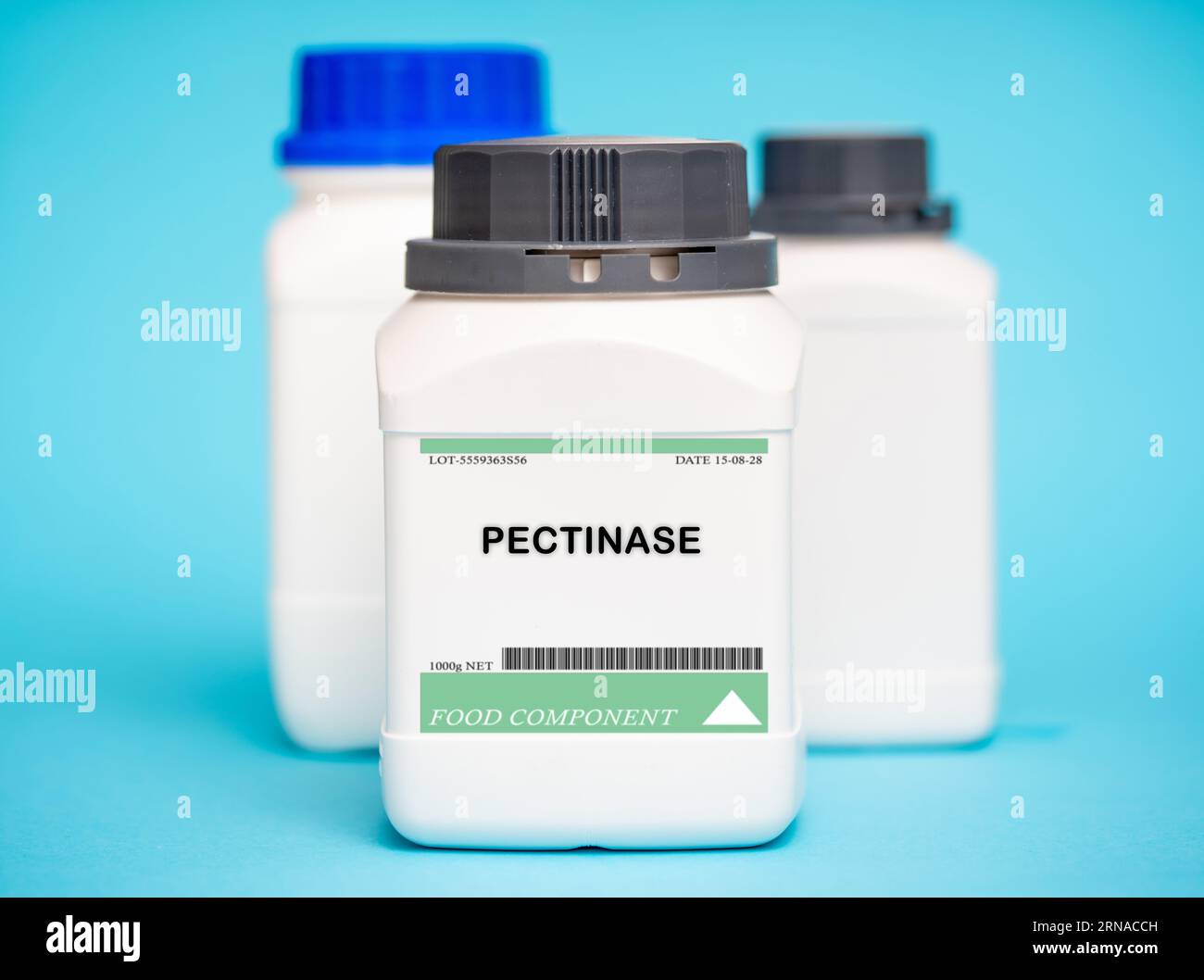 La pectinasa es una enzima que se utiliza en la producción de algunos