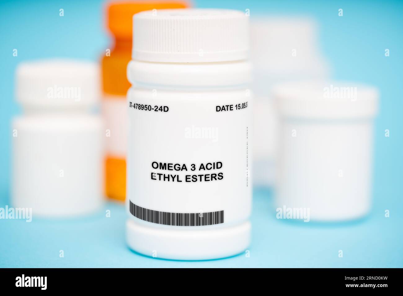 Omega 3 Acid Ethyl Esters es un suplemento que contiene ácidos grasos