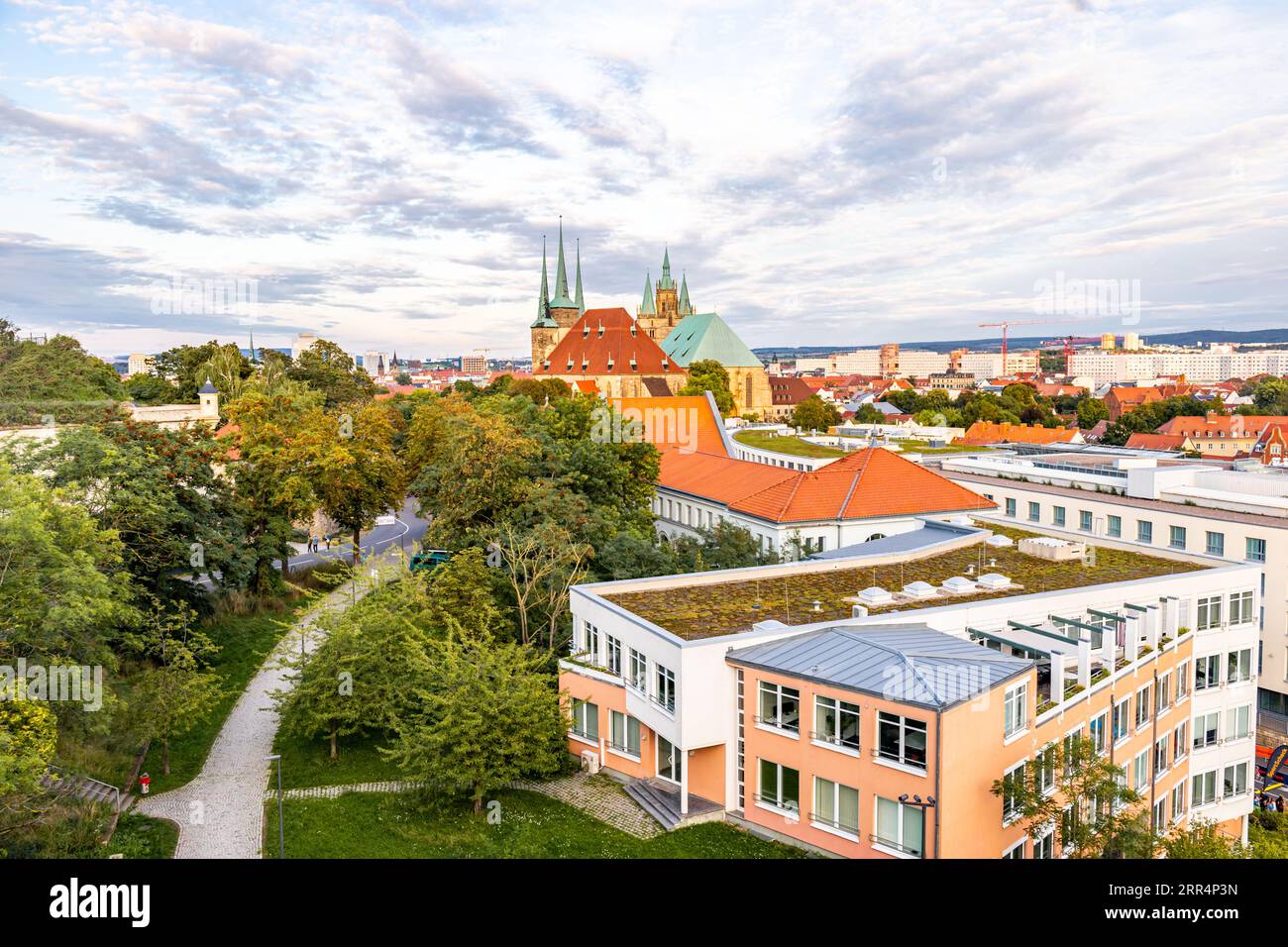 Paseo a finales de verano por la capital de Turingia - Erfurt - Alemania Foto de stock