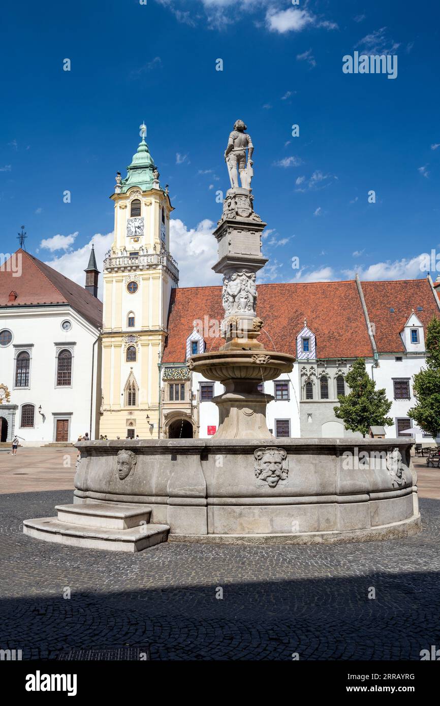 Plaza principal (Hlavne namestie), Bratislava, Eslovaquia Foto de stock