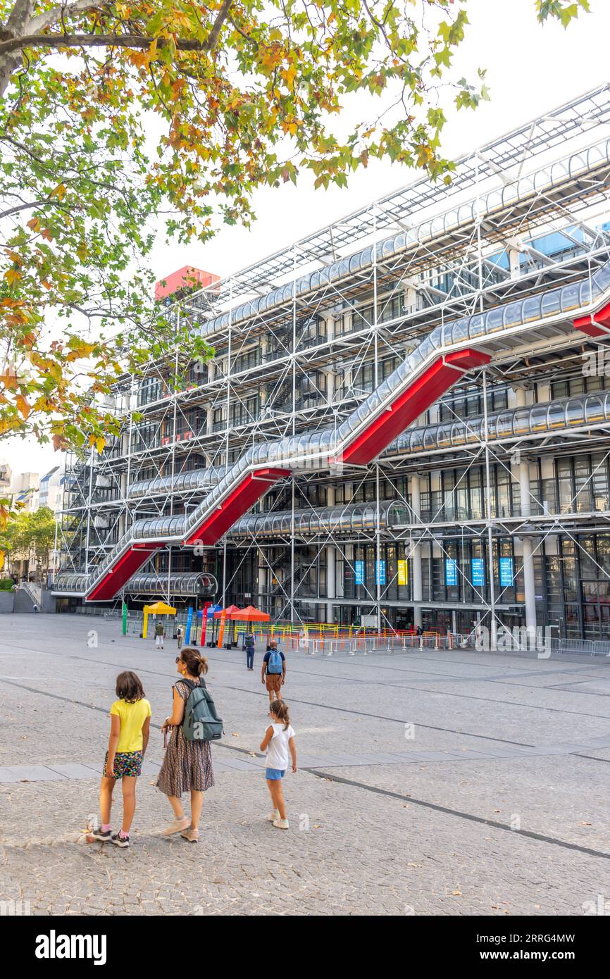 El Museo Centre Pompidou, Place Georges Pompidou, Beaubourg, Paris, Île-de-France, Francia Foto de stock