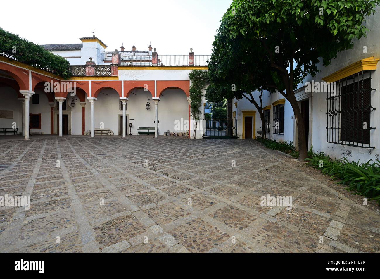 Patio interior de la Casio de Pilato en Sevilla. Foto de stock