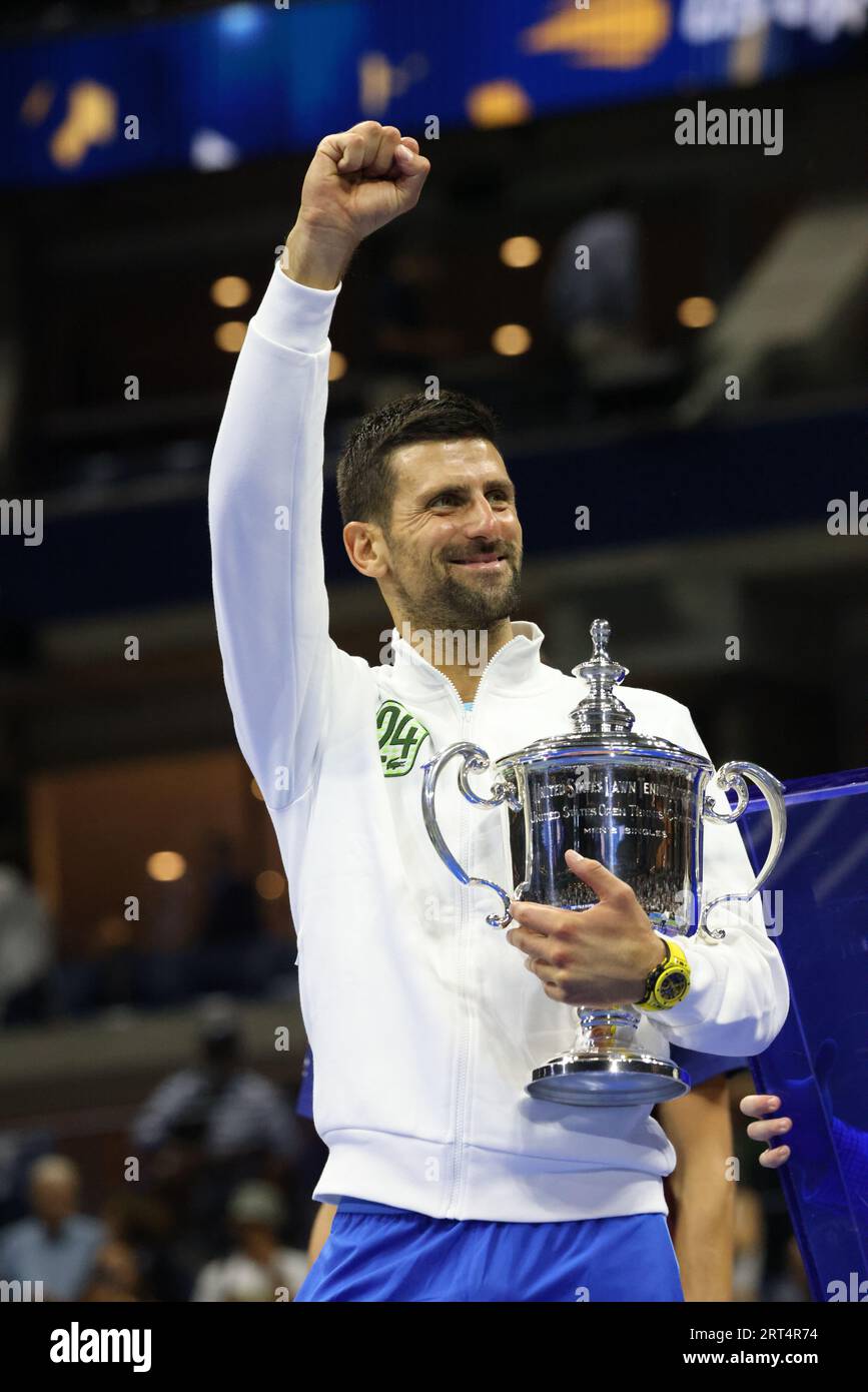 Carrera de novak djokovic trofeo del us open de novak djokovic