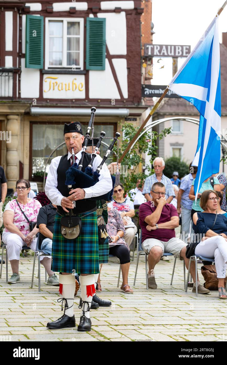Bagpipers, músicos, concierto de música, bandera escocesa, Sigmaringen, Baden-Wuerttemberg, Alemania Foto de stock