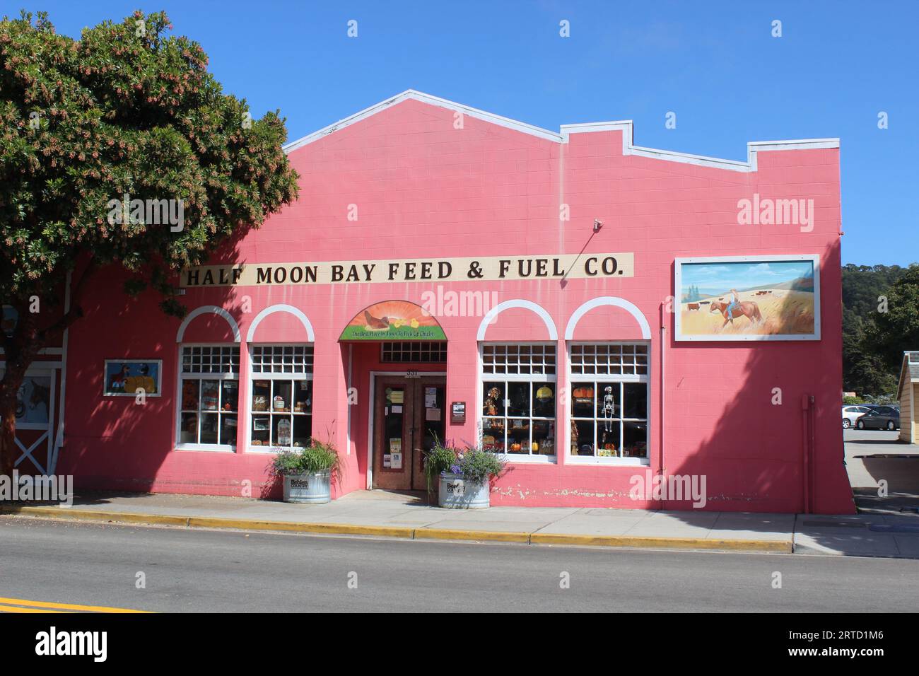 Half Moon Bay Feed & Fuel Co., Half Moon Bay, California Foto de stock