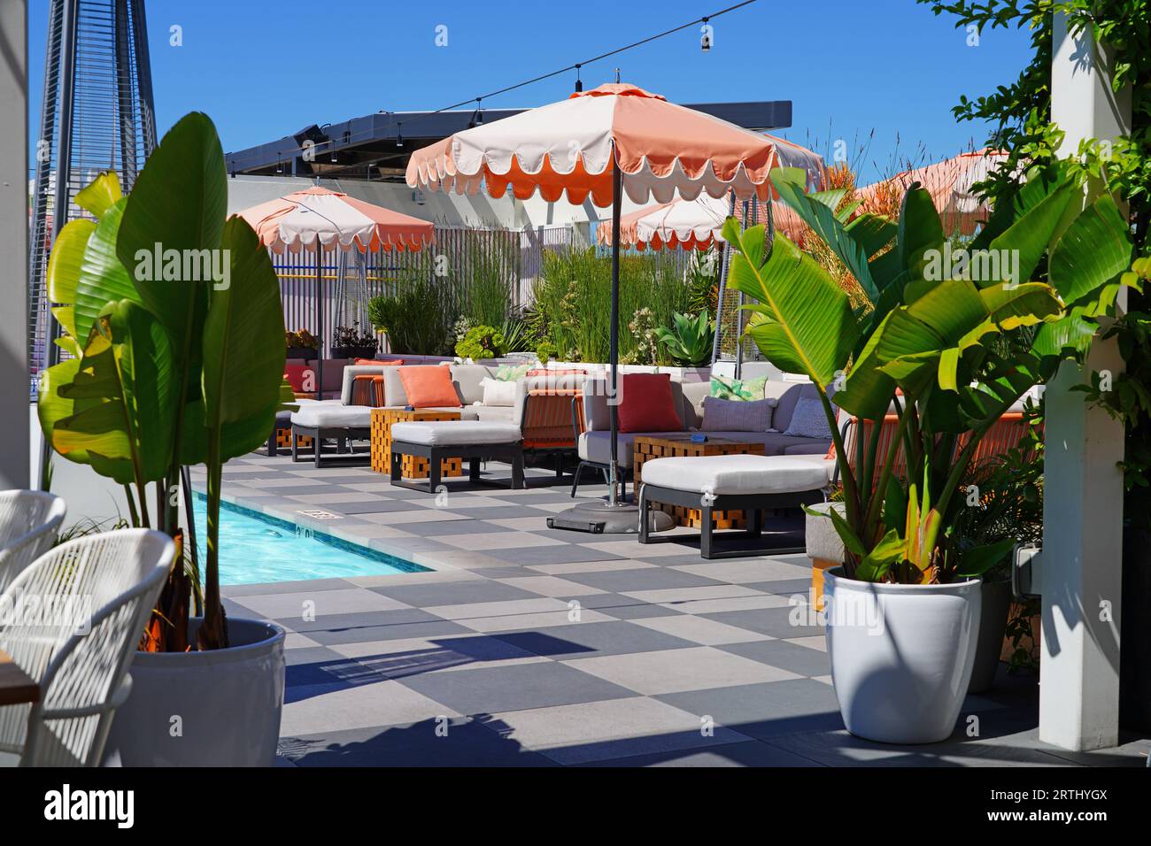 LOS ÁNGELES, CA -30 AGO 2023 – Vista del Shay -A Destination by Hyatt hotel boutique ubicado en Culver City, LA. Foto de stock