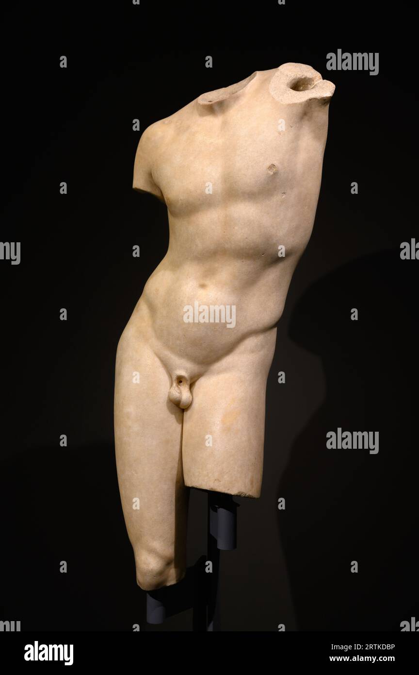 Torso – escultura romana (copia de un original griego del escultor Scopas de Paros, 360–355 a.C.). Fechado: Siglo I a.C. — siglo I d.C. Mármol. Foto de stock