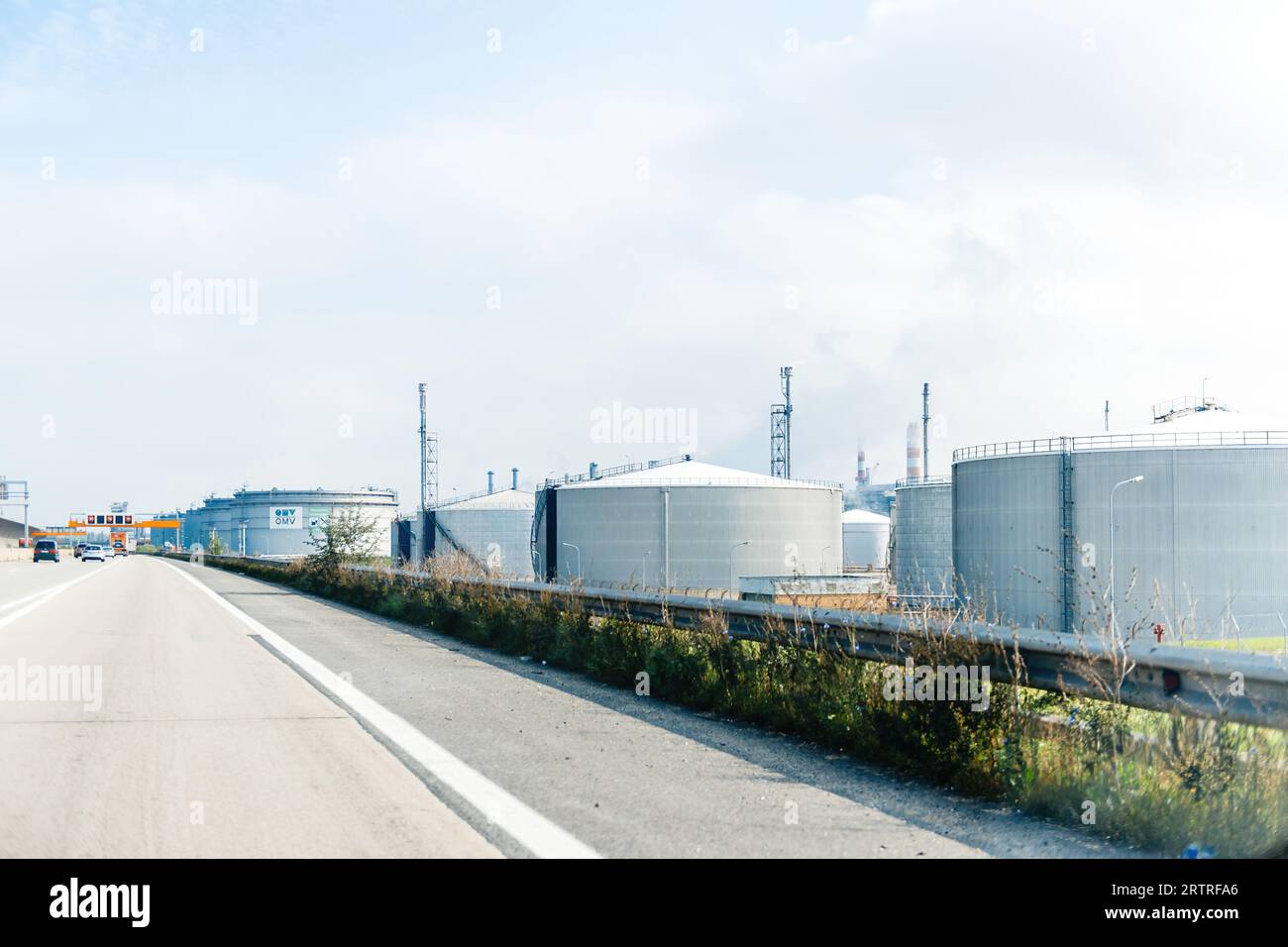 Vista De Trás De Um Peão Que Atravessa Andaimes No Estaleiro Do Metro De  Viena Imagem de Stock Editorial - Imagem de industrial, andaime: 265408974