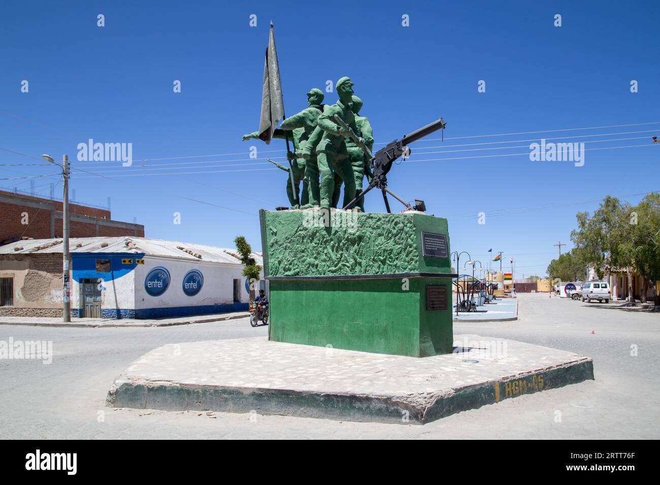 Uyuni, Bolivia, 31 de octubre de 2015: Monumento a los hereos de la guerra El Chaco Foto de stock