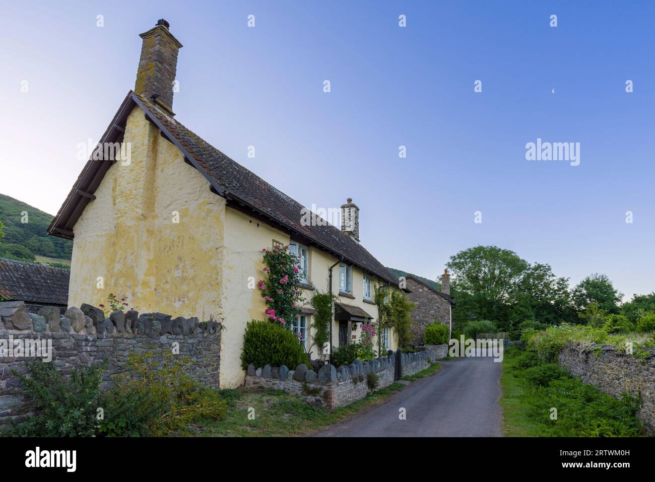 Casas de campo en la aldea de Bossington en el Parque Nacional Exmoor, Somerset, Inglaterra. Foto de stock