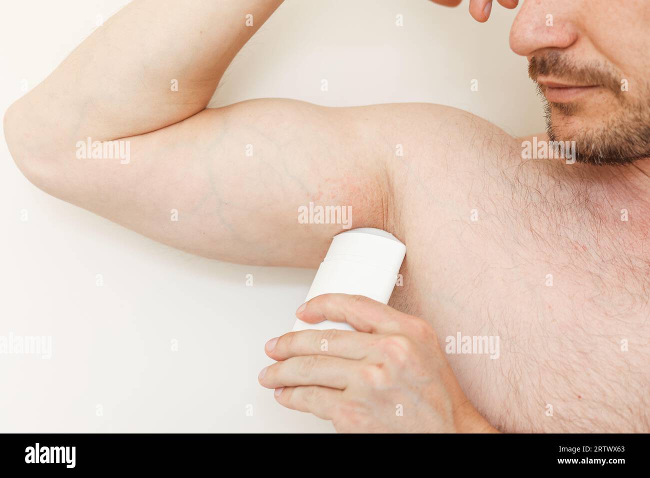 Erupción de desodorante fotografías e imágenes de alta resolución - Alamy