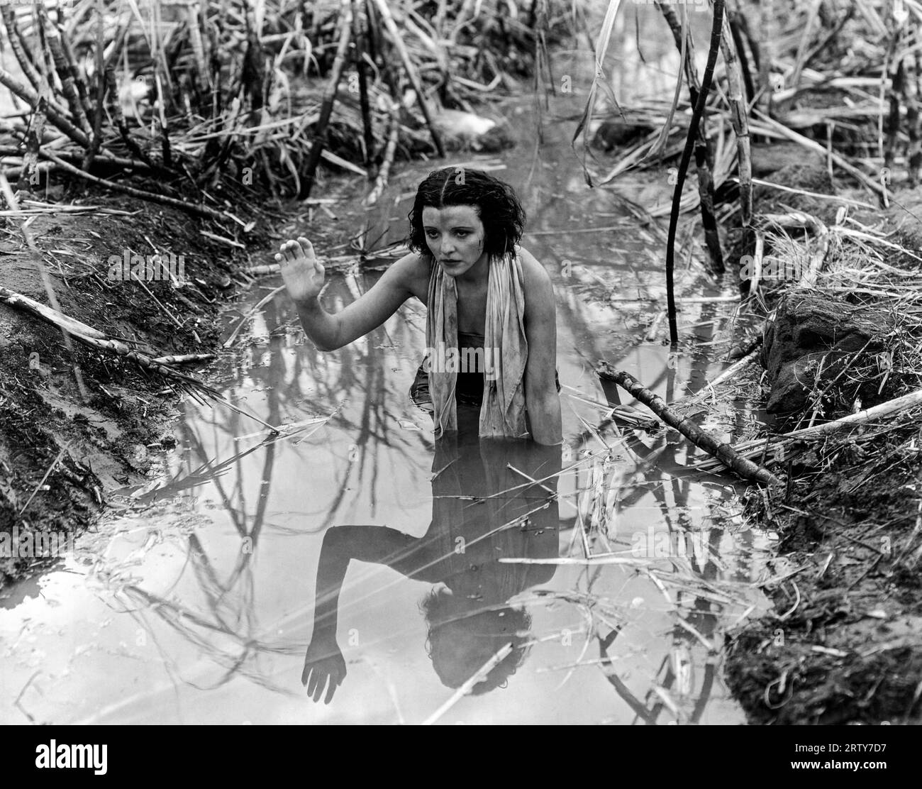 Hawái, 1934 Actriz Mona Maris en un escándalo de la película, 'White Heat'. Foto de stock