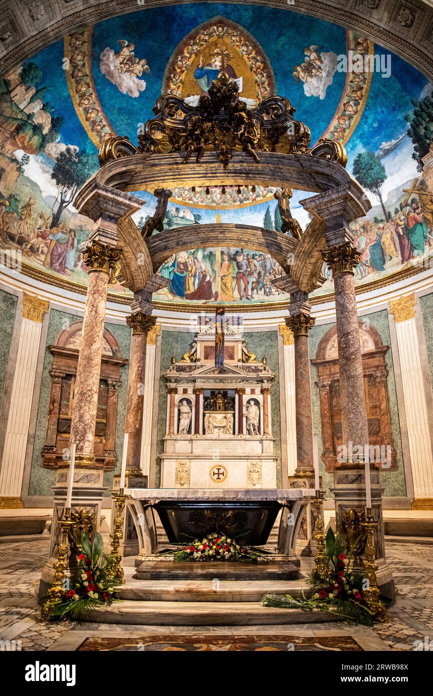 17 de noviembre de 2022 en Roma, Italia Interior de la Basílica de la