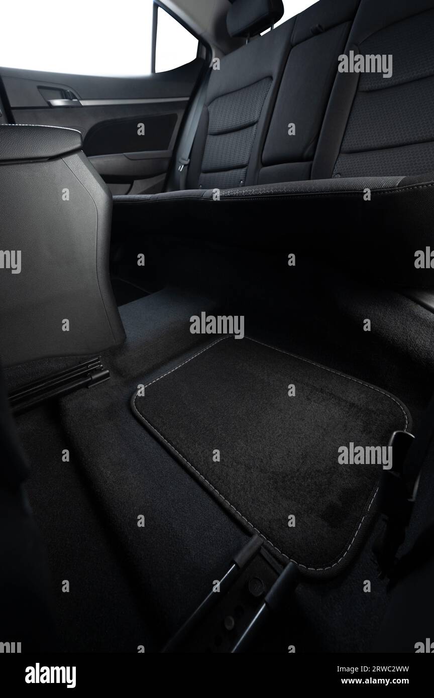 Alfombra del piso del coche fotografías e imágenes de alta resolución -  Alamy