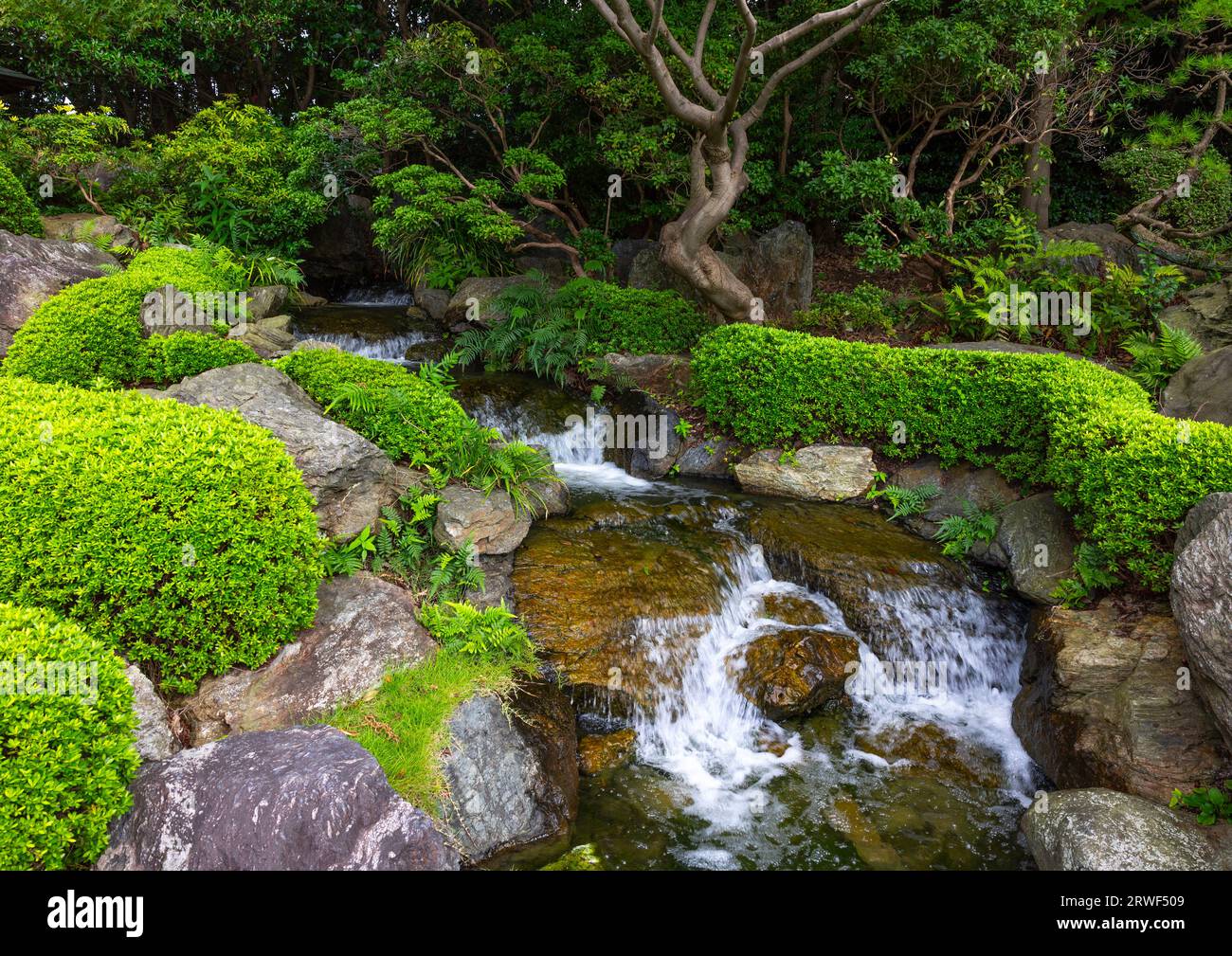 Jardín japonés del parque Ohori, región de Kyushu, Fukuoka, Japón Foto de stock