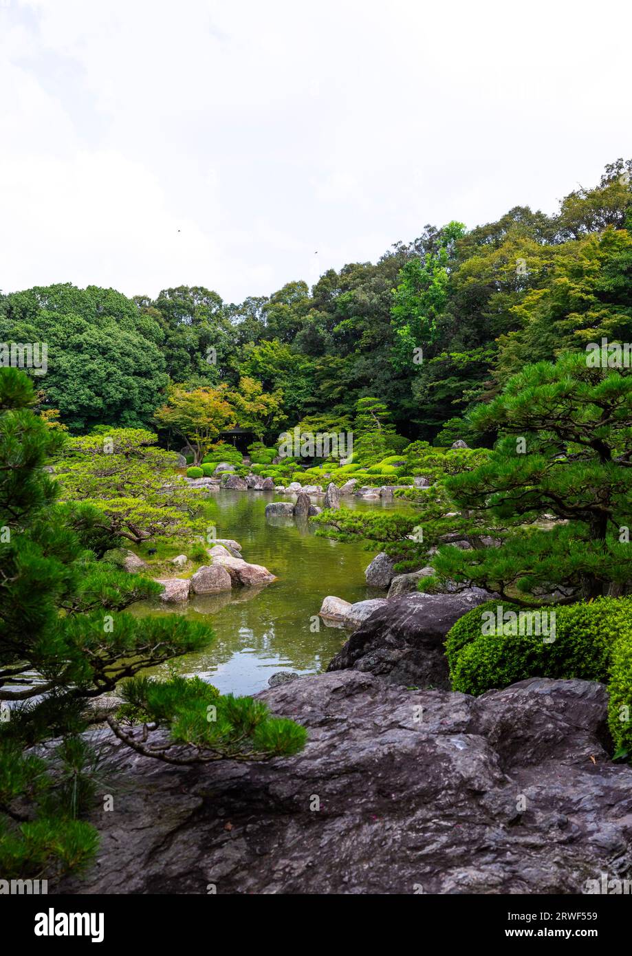 Jardín japonés del parque Ohori, región de Kyushu, Fukuoka, Japón Foto de stock