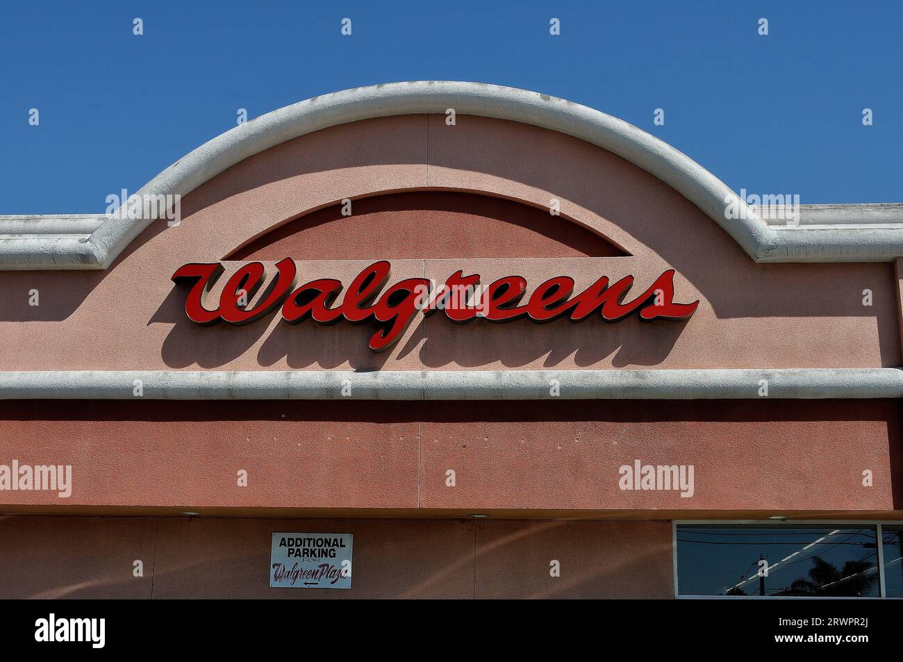 Walgreens, droga, cadena, venta al por menor, tienda, señal, estacionamiento adicional, Walgreen plaza, California, EE.UU., EE.UU., americano, Foto de stock