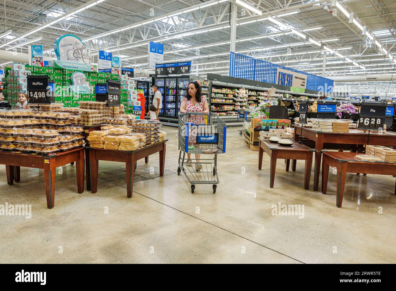 Miami Hialeah Gardens Florida, Walmart Supercenter interior interior