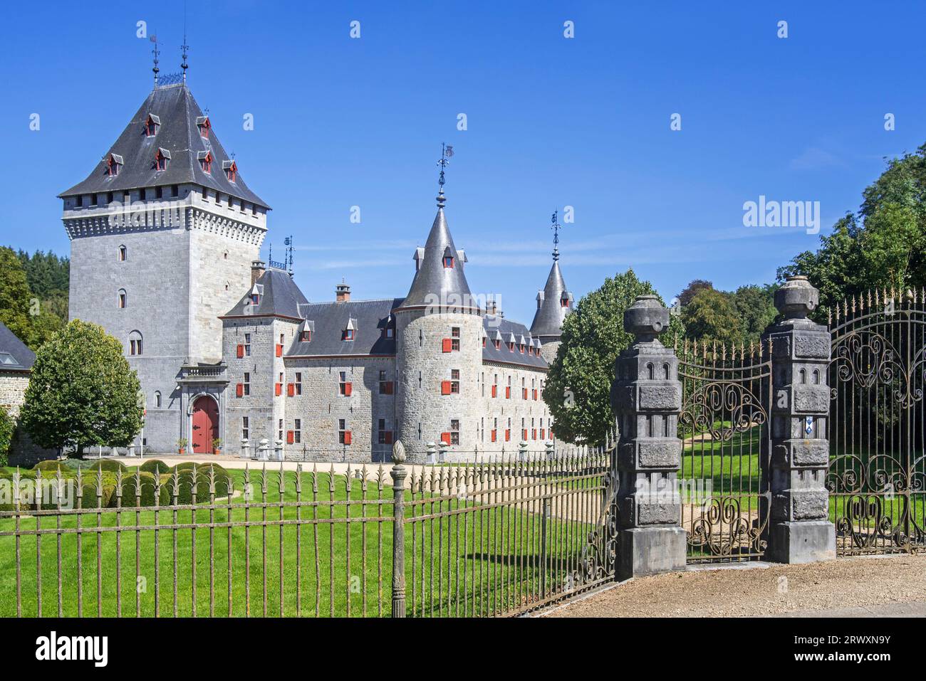 Castillo Jemeppe del siglo XIII / Château d'Hargimont en Hargimont cerca de Marche-en-Famenne, provincia de Luxemburgo, Ardenas belgas, Valonia, Bélgica Foto de stock