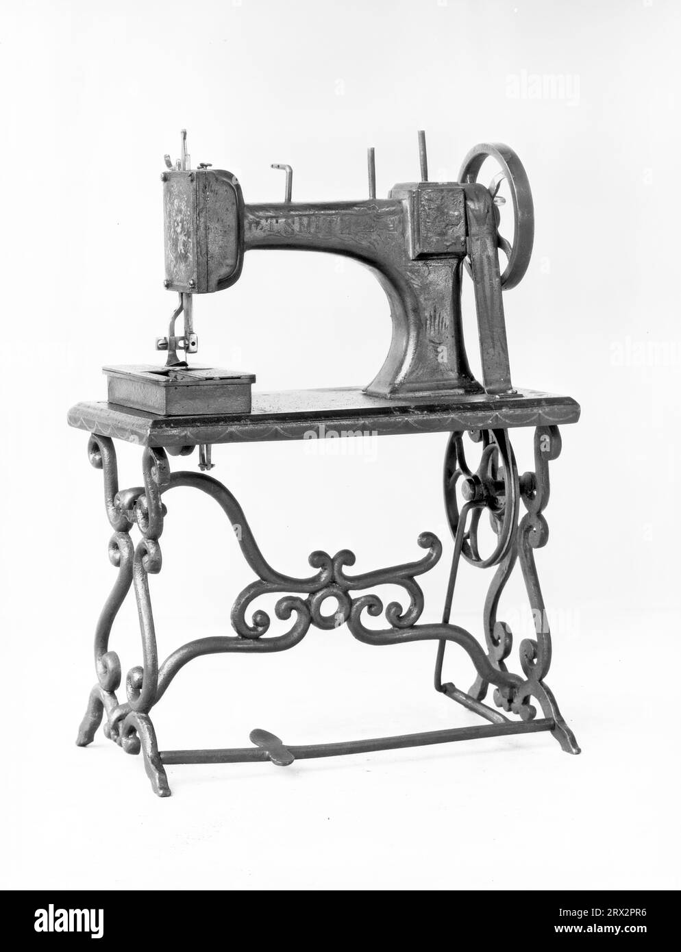 Modelo de patente. Máquina de coser, Smith, patente no. 99743, desde 8' x 10' bwn. TE*T6355. Foto de stock