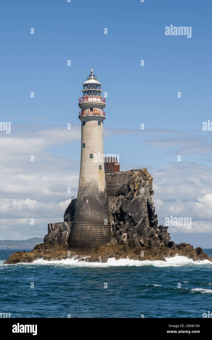 Faro Fastnet o 'Ireland's Teardrop', West Cork, Irlanda. Foto de stock