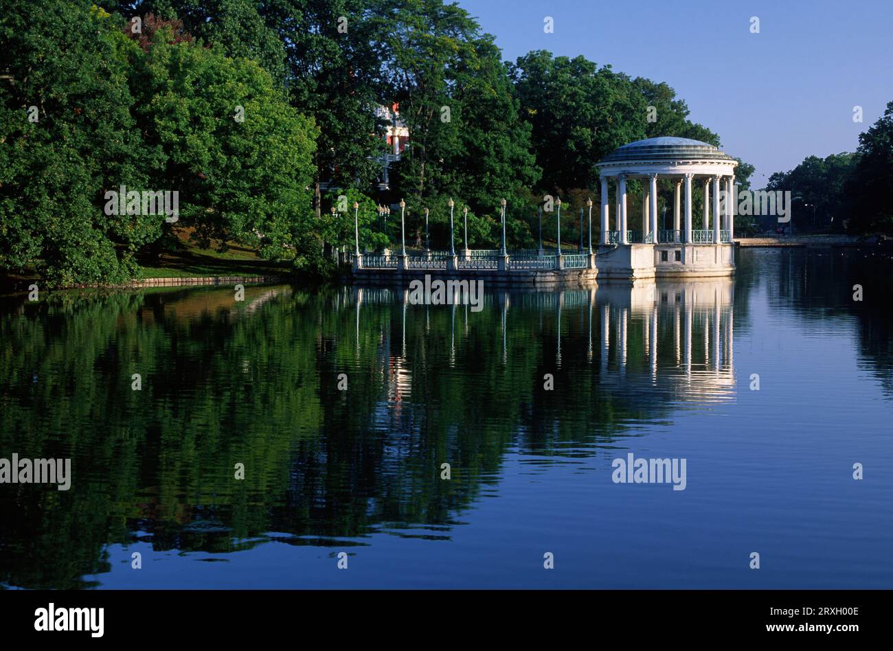 Reflexión, Roger Williams Park, Providence, Rhode Island Foto de stock