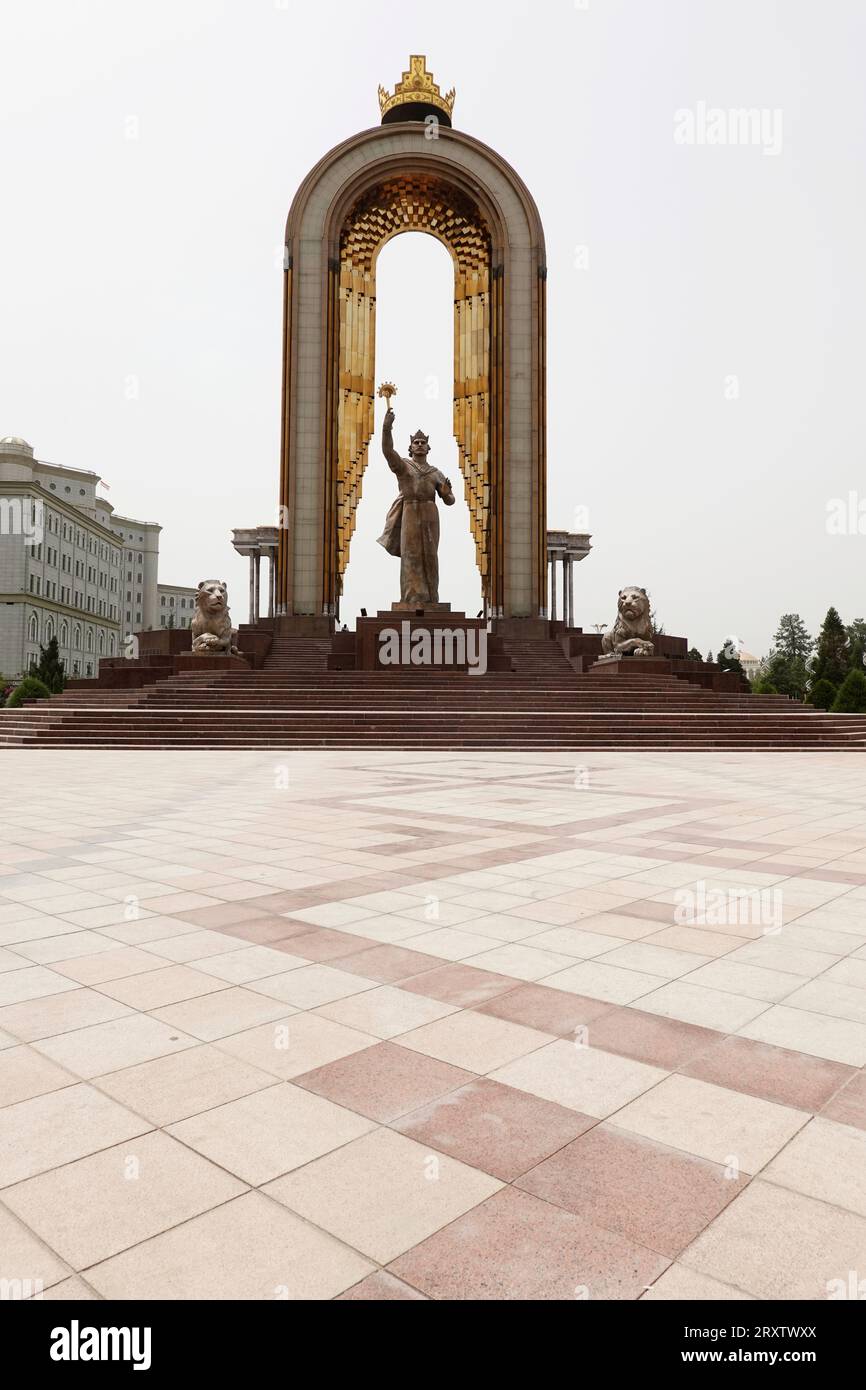 Estatua de Ismail Somoni, Dushanbe, Tayikistán, Asia Central, Asia Foto de stock