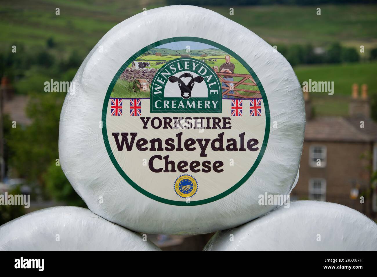 Muestra de queso Wensleydale en Wensleydale Creamery, Hawes, Wensleydale, Yorkshire Dales, Reino Unido Foto de stock