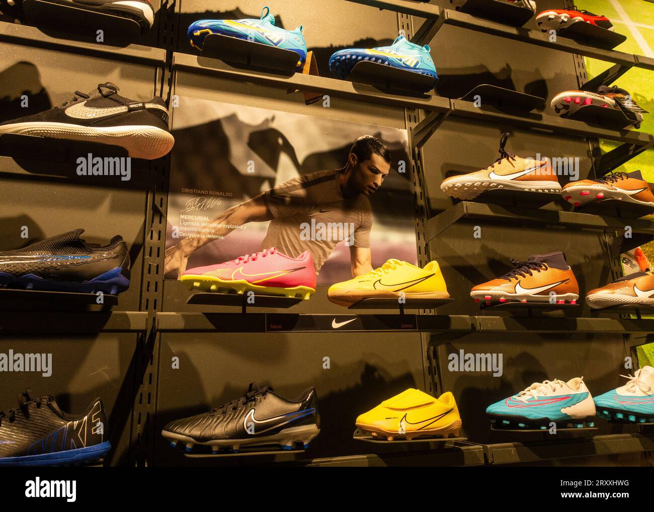 Cristiano Ronaldo tienda de botas de f tbol de Nike tienda de