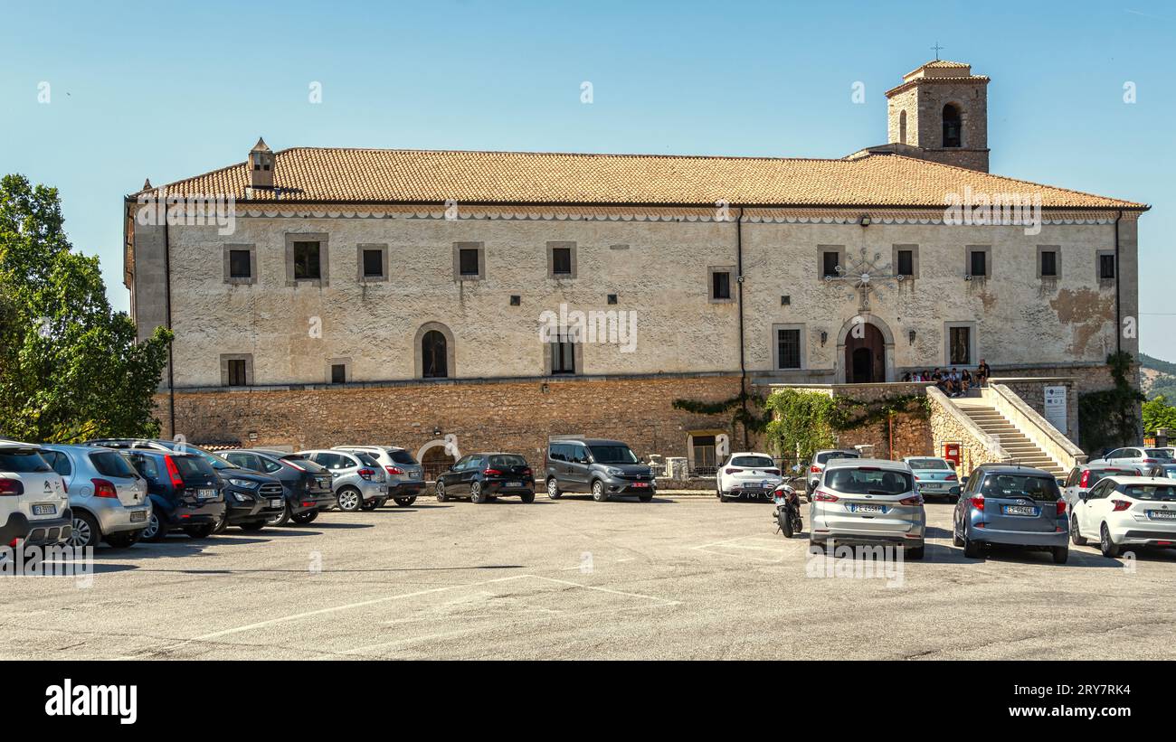 El santuario del convento de San Matteo Apostolo. San Marco in Lamis, provincia de Foggia, Puglia, Italia, Europa Foto de stock