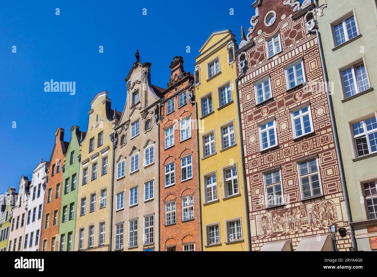 Coloridas casas históricas en la plaza del mercado de Gdansk, Polonia Foto de stock