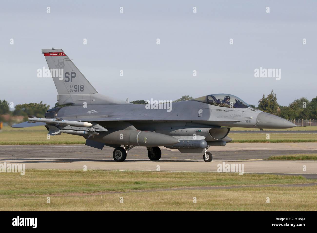 F-16C Fighting Falcon del 52º Ala de Caza en Spangdahlem, Alemania, en marcha en la RAF Mildenhall durante el Ejercicio Cobra Warrior. Foto de stock