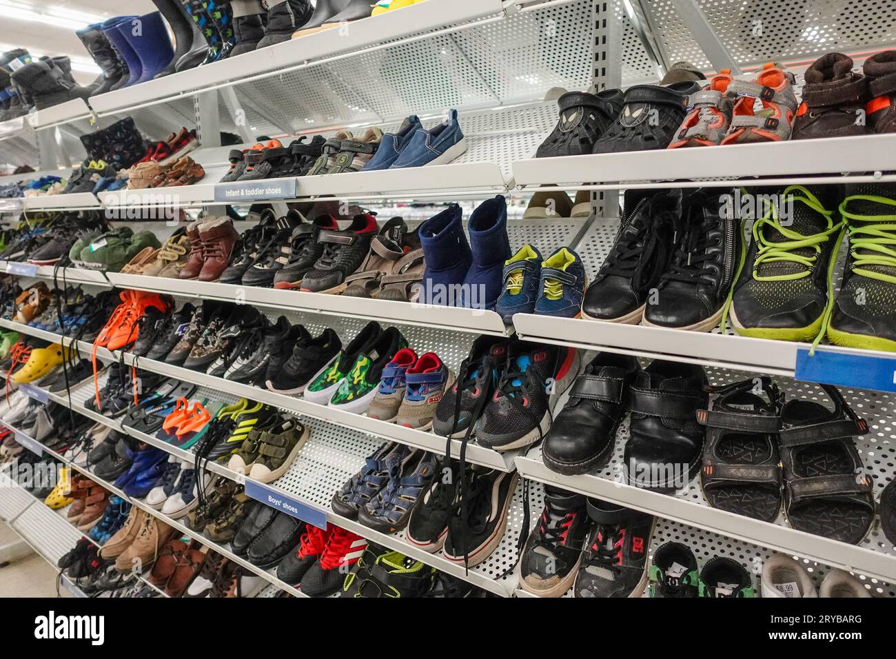 Zapatos usados para la venta fotograf as e im genes de alta