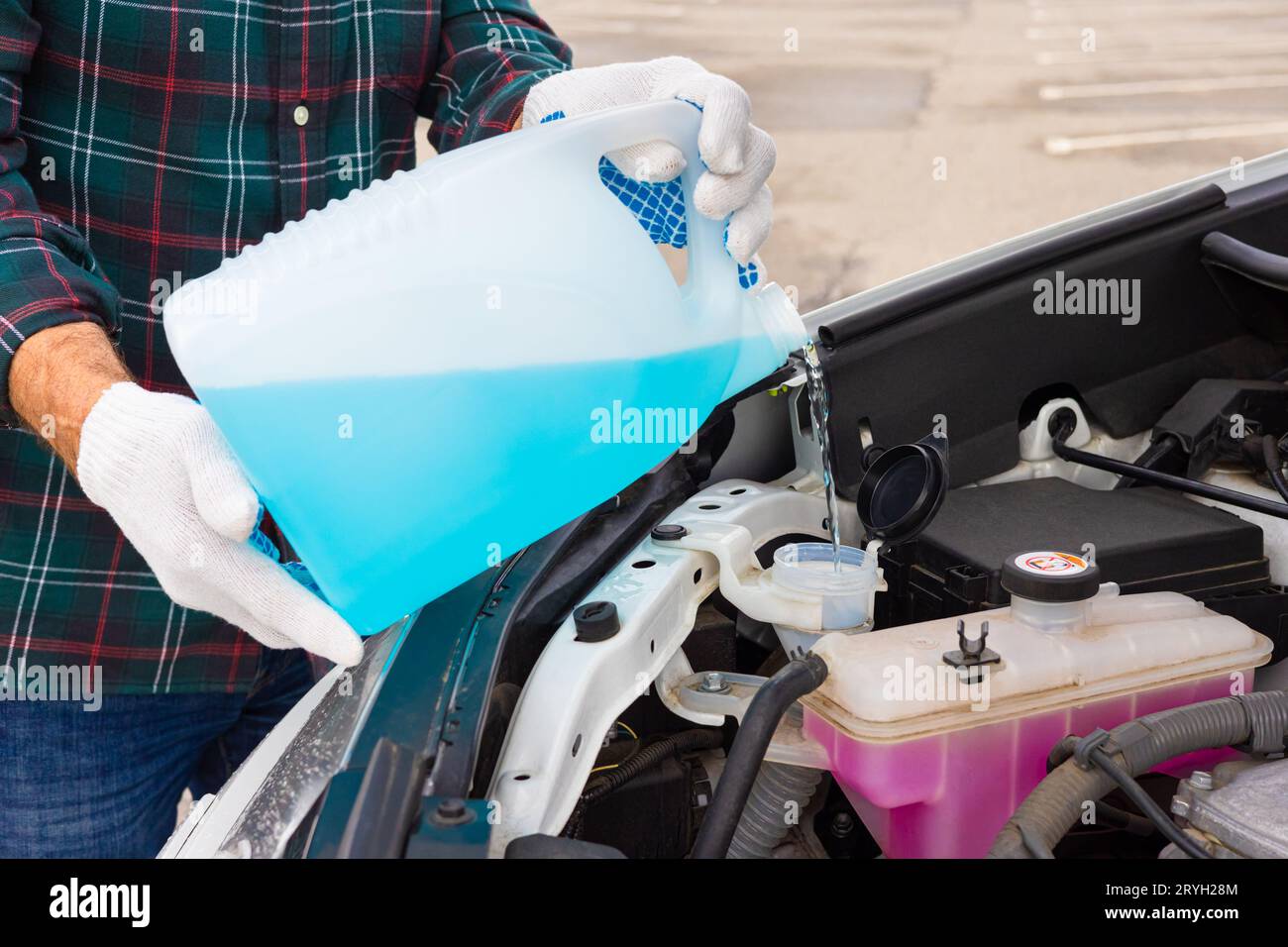 Limpiador de parabrisas de coche fotografías e imágenes de alta resolución  - Página 5 - Alamy