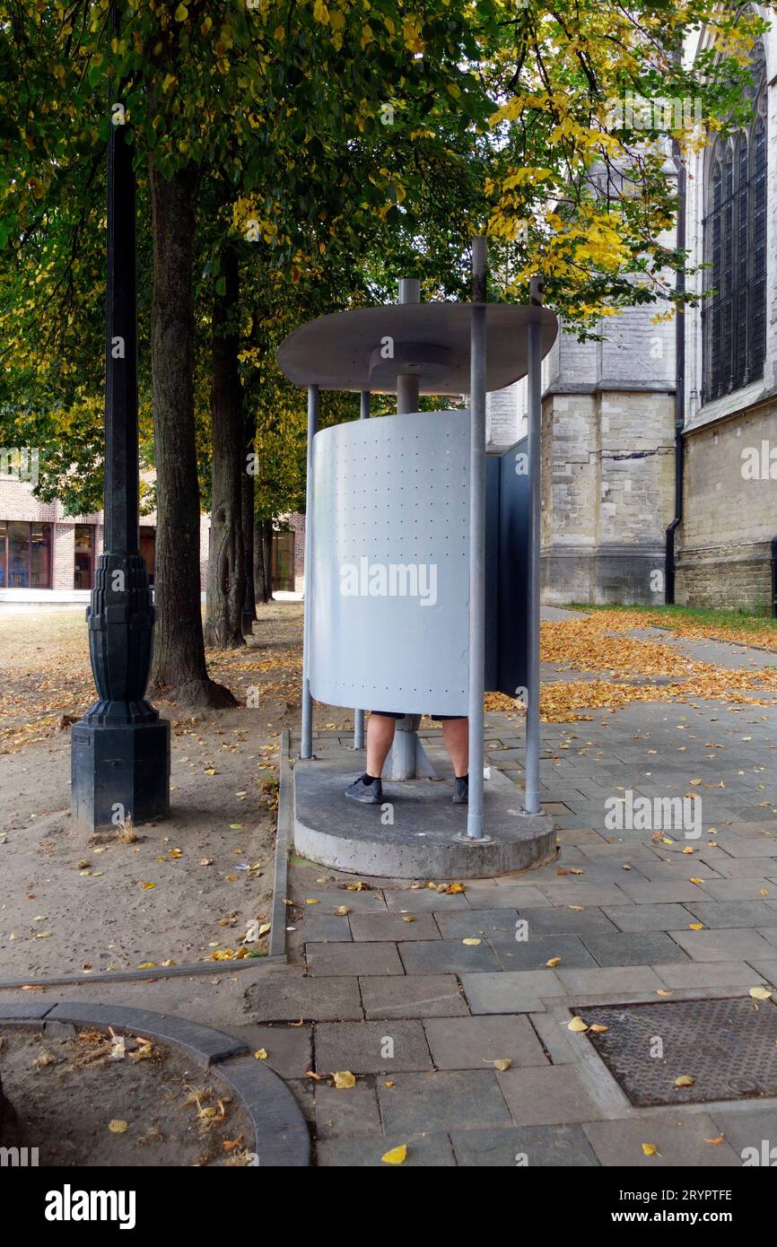 Urinario masculino portátil fotografías e imágenes de alta resolución -  Alamy