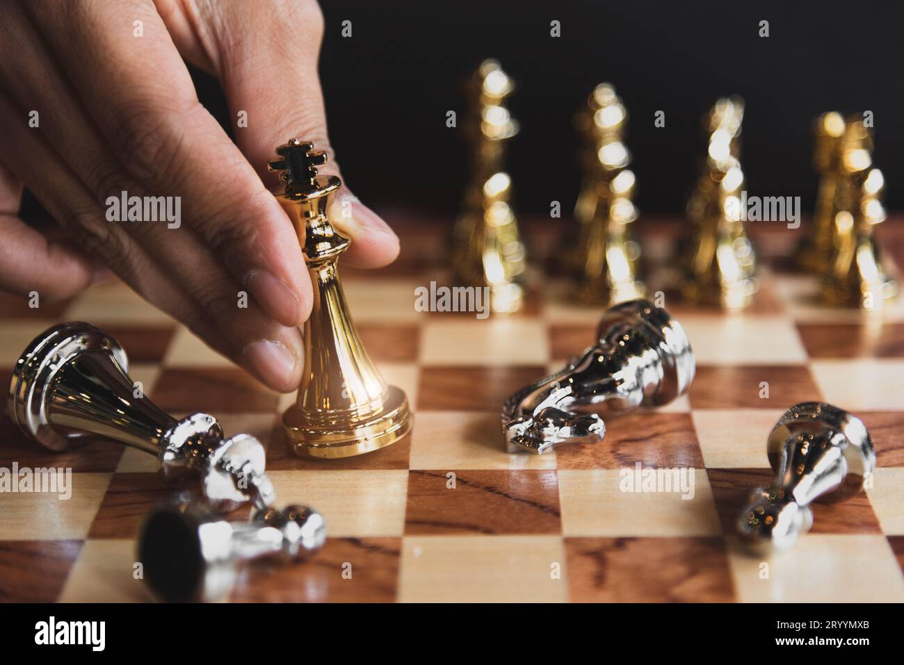 Gold Chess King Figura E Checkmate Enermy Ou Adversário Durante A