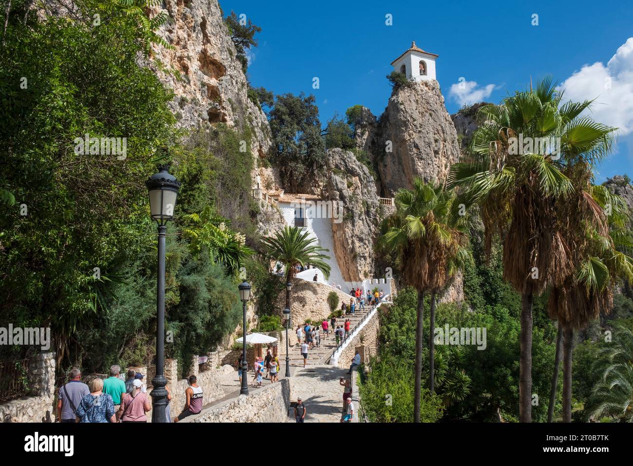 El pueblo de El Castell de Guadalest es considerado el pueblo más visitado de la provincia española de Alicante Foto de stock
