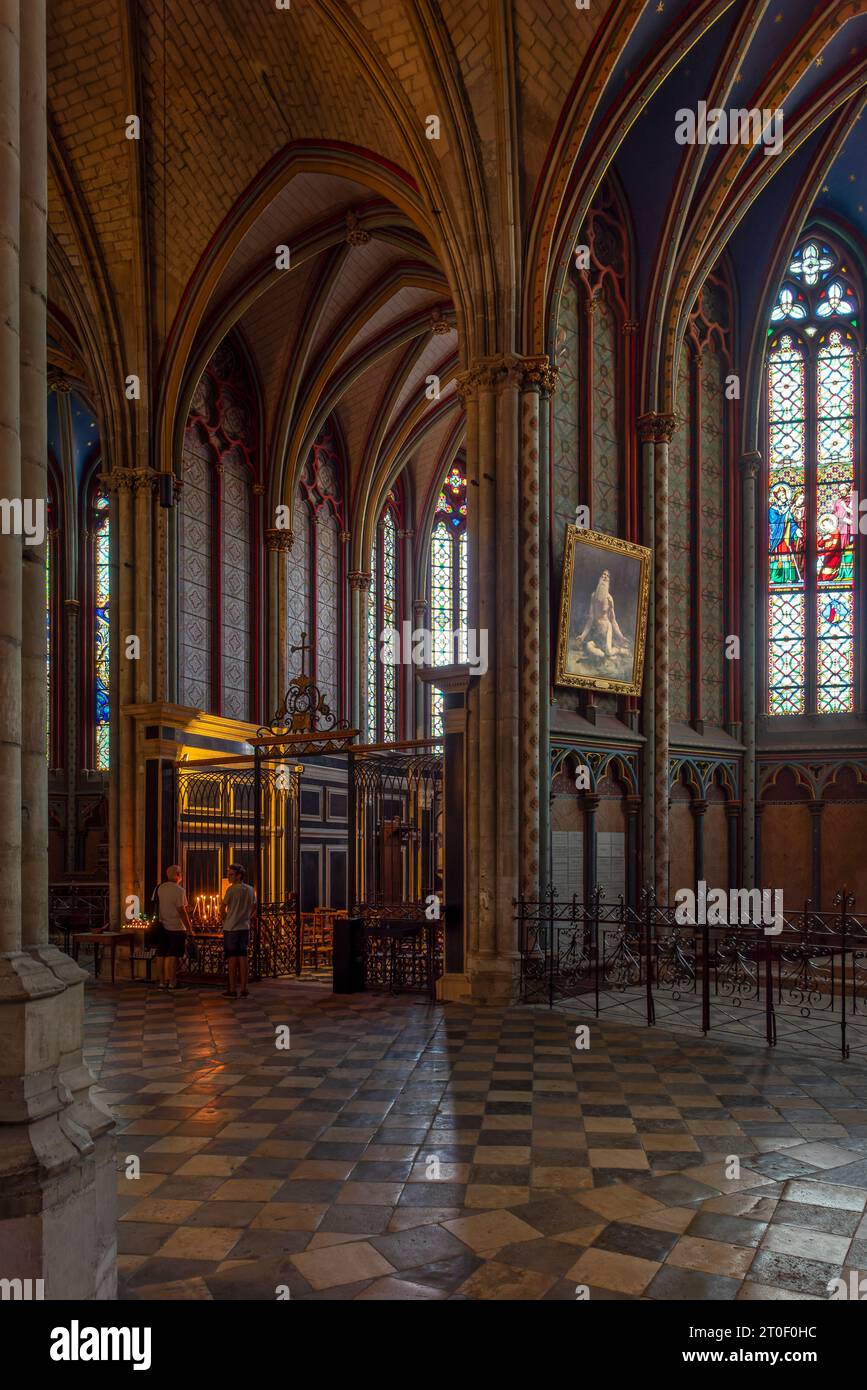 Catedral Sainte-Croix, capillas laterales con imagen de Job. Foto de stock