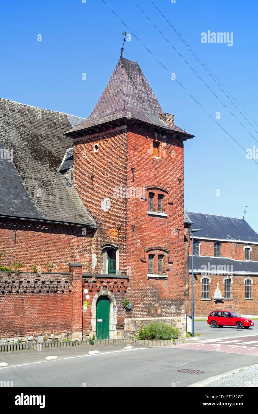 Ferme castrale de Hermalle-sous-Huy, granja del siglo XVII del castillo de Hermalle en Engis, provincia de Lieja, Ardenas belgas, Valonia, Bélgica Foto de stock