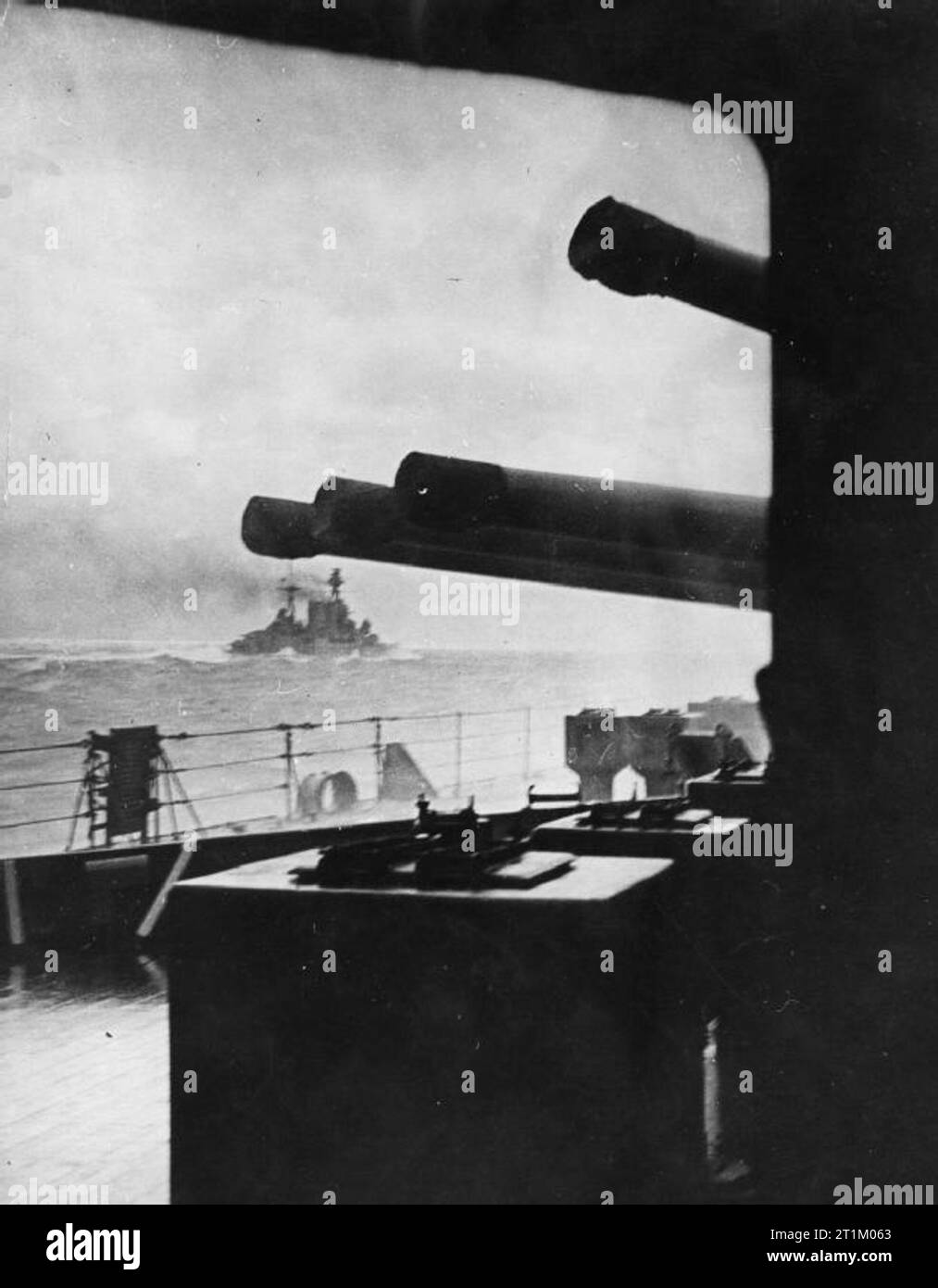 HMS Hood HMS HOOD entrar en acción contra el acorazado alemán Bismarck y Prinz Eugen battlecruiser, 24 de mayo de 1941. Esta imagen, tomada desde el HMS Prince of Wales fue la última fotografía jamás tomada del HMS Hood. Foto de stock