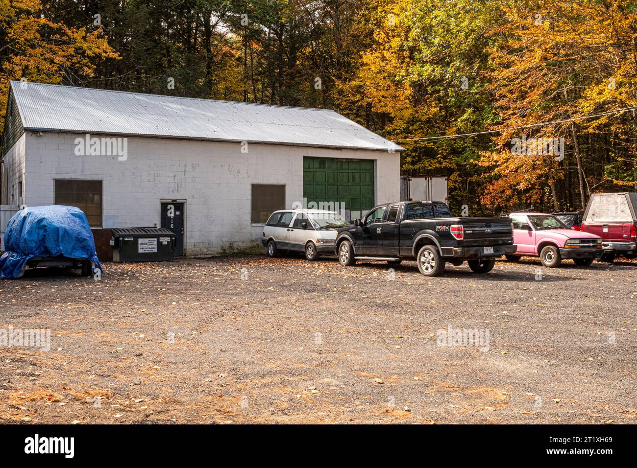Un garaje en la ciudad rural de Templeton, Massachusetts Foto de stock