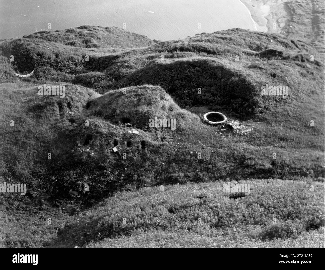 Esta imagen fue tomada por Leo Halter, un militar estacionado en la isla Attu durante la Segunda Guerra Mundial Temas: Colección Halter; Segunda Guerra Mundial; Segunda Guerra Mundial; Militar; refugios de Vida Silvestre; Alaska Maritime National Wildlife Refuge; Aleutians; Alaska. . 1998 - 2011. Foto de stock