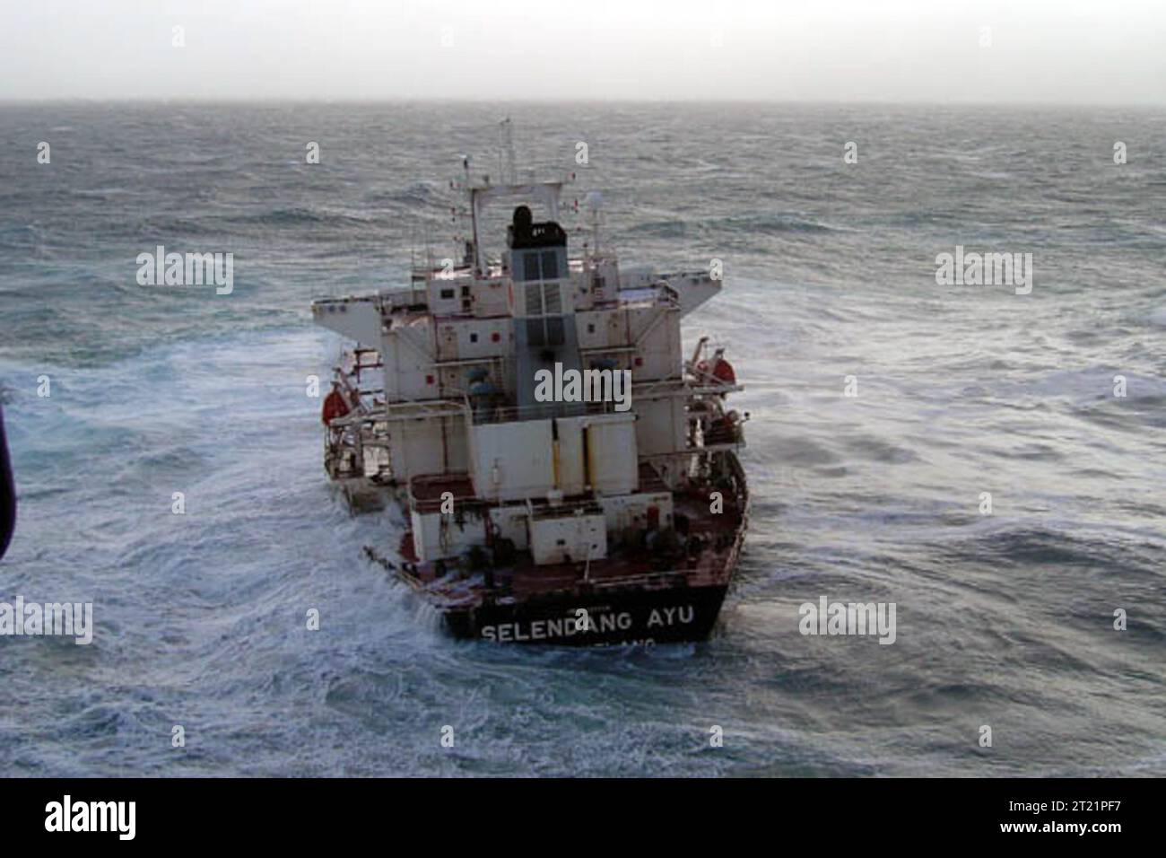 Sobrevuelo de M/V Selendang Ayu Wreck, Isla Unalaska. Respuesta del ...