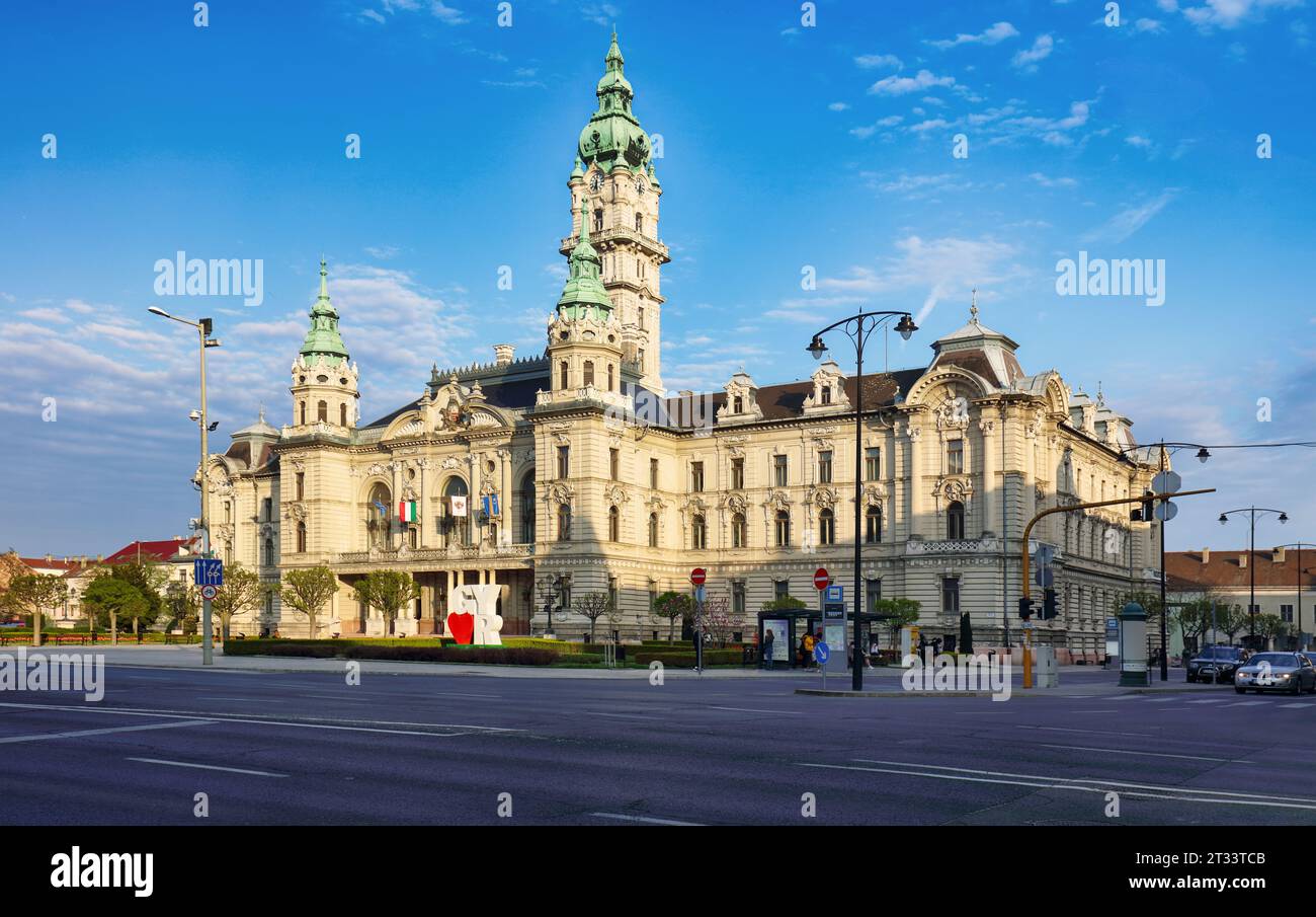 Ayuntamiento de la ciudad húngara Gyor, Hungría Foto de stock