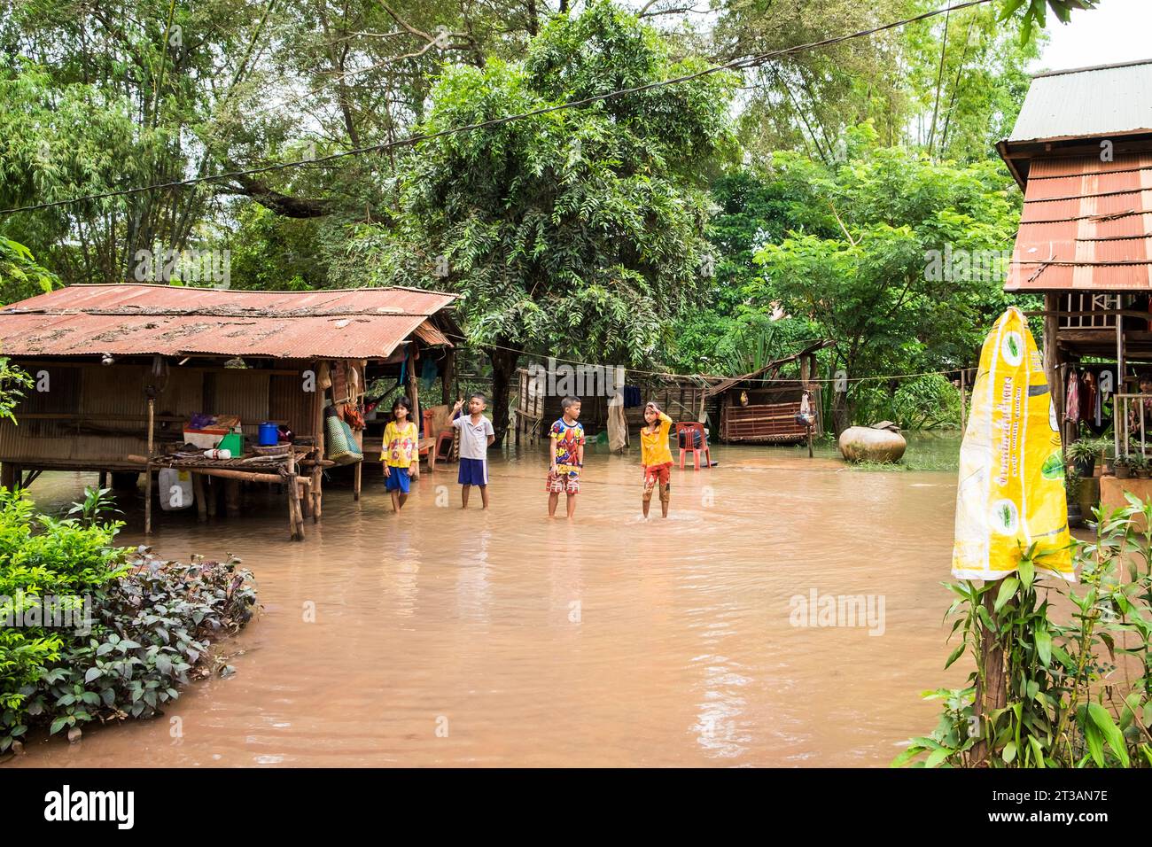 Camboya, Kampong Phluk, inundaciones causadas por fuertes lluvias Foto de stock