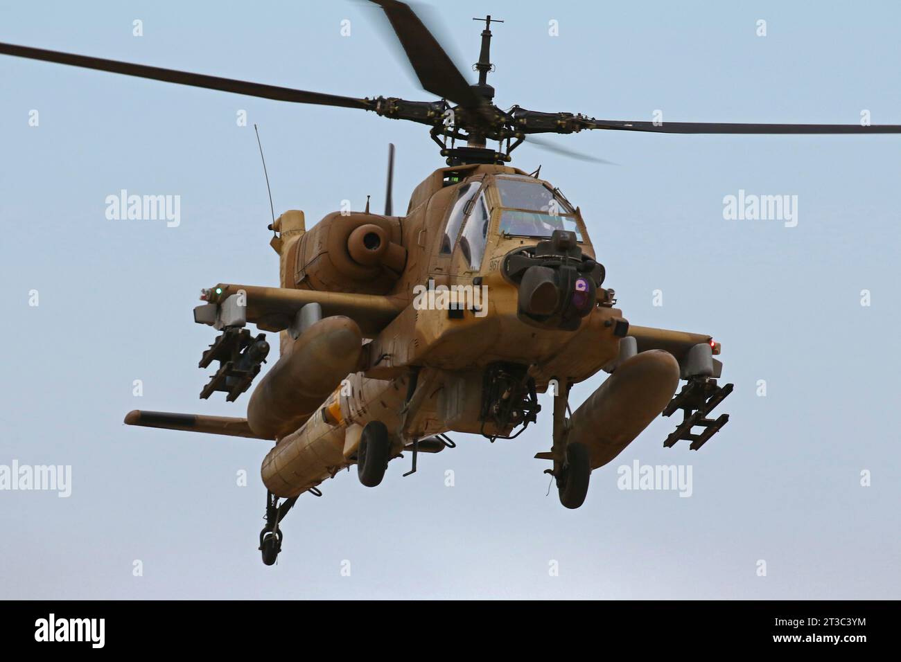 Fuerza Aérea Israelí AH-64A Peten armado con misiles Hellfire. Foto de stock