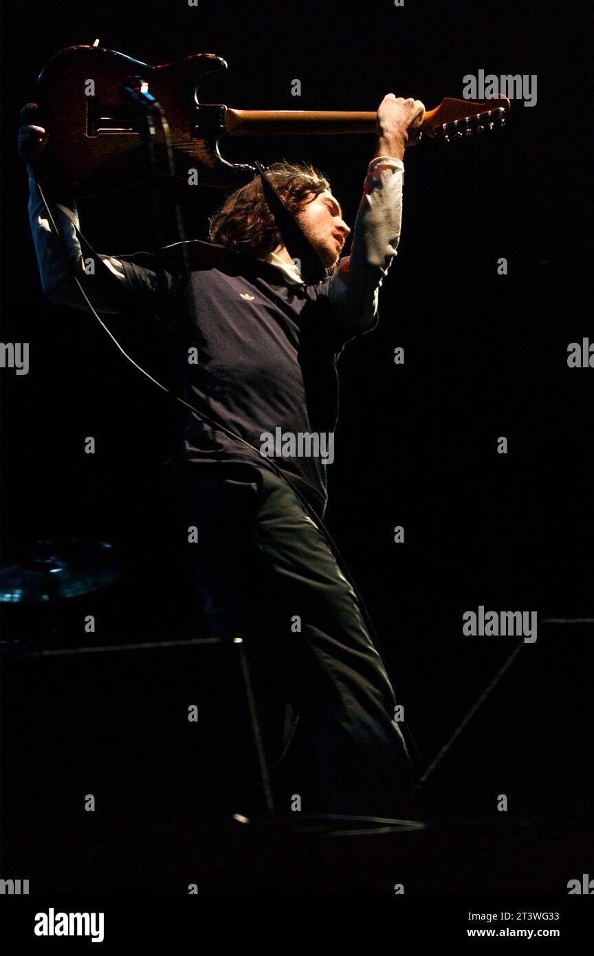 John frusciante red hot chili peppers 2002 fotografías e imágenes de