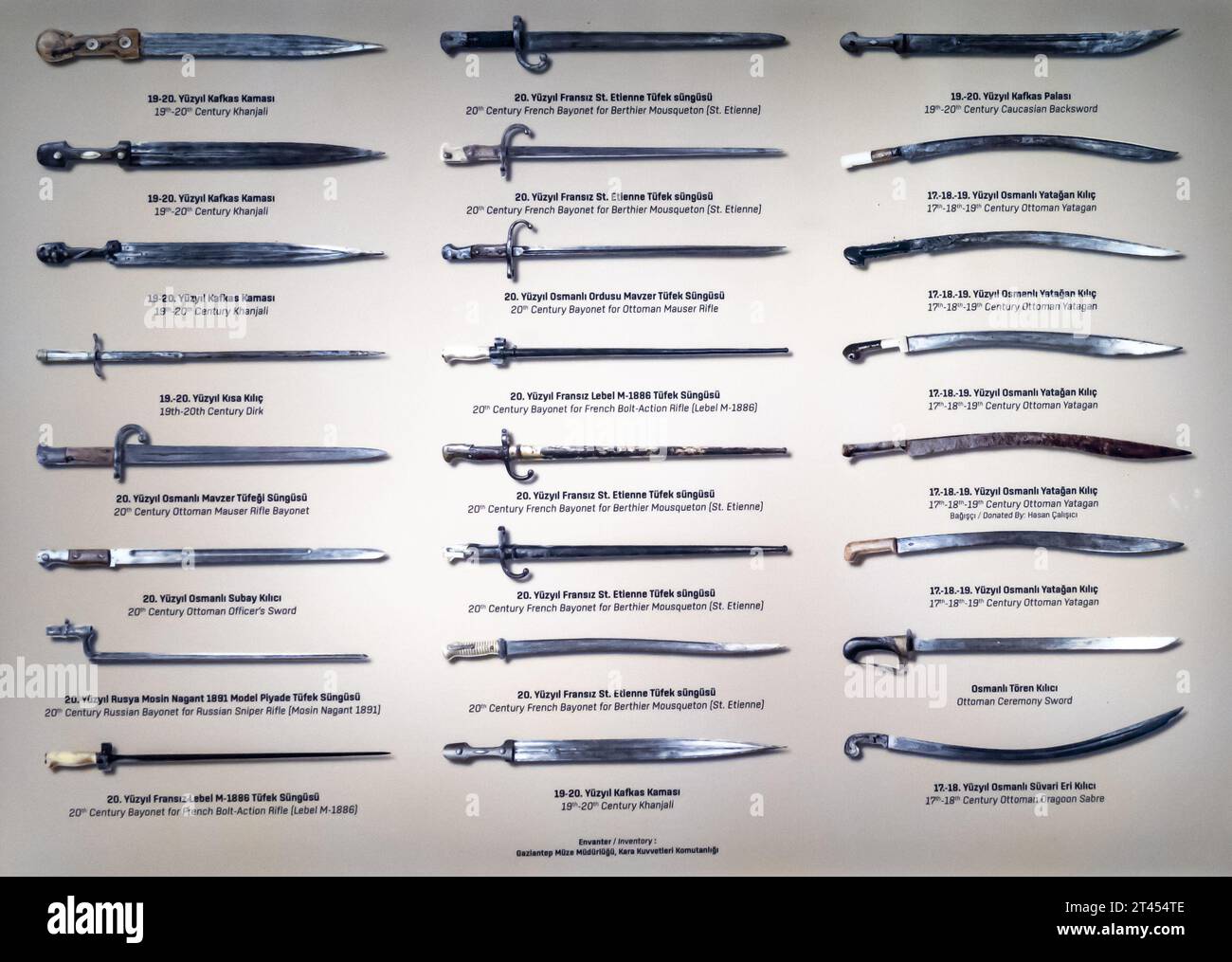 Armas turcas, otomanas - armas, sables, bayonetas, yatagans utilizados en la Primera Guerra Mundial, guerra de la independencia gaziantep Turquía Foto de stock