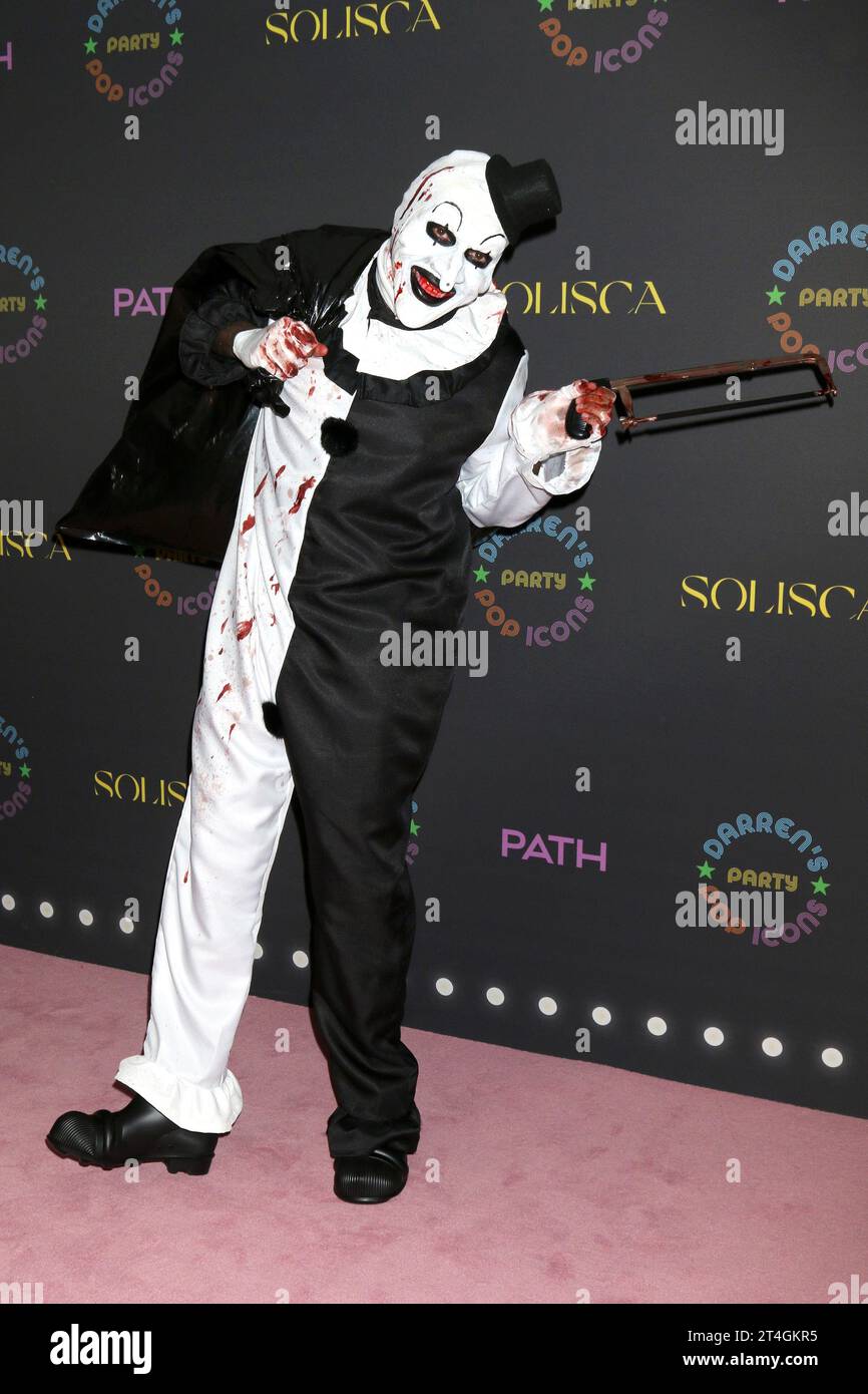 LOS ANGELES - OCT 27: Tyga en el Darren Dzienciol's Pop Icons Halloween